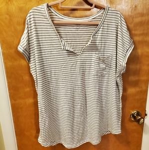 Relaxed pocket tshirt